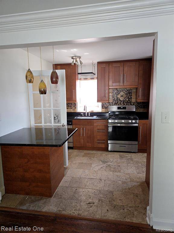 Dearborn Heights, MI 48125,5343 HIPP Street