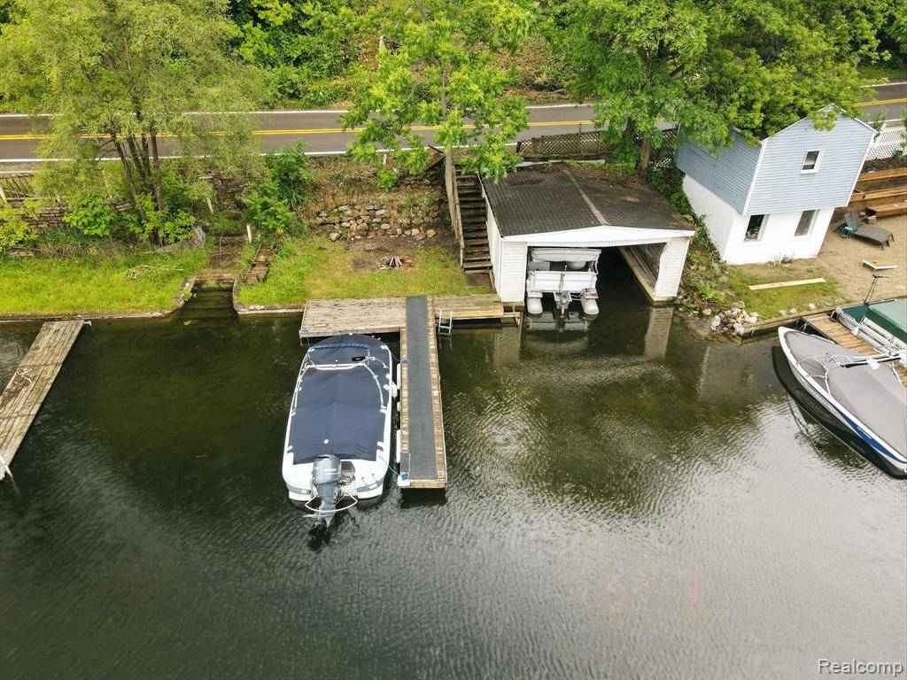 Orion Twp, MI 48362,481 Heights Road
