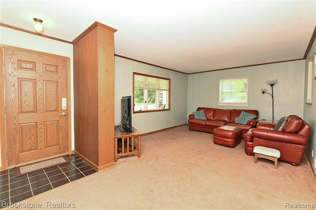 Clinton Twp, MI 48036,37411 Edgewood Street