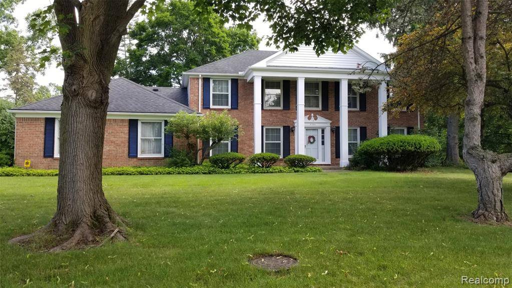 Bloomfield Twp, MI 48302,5396 Provincial Drive