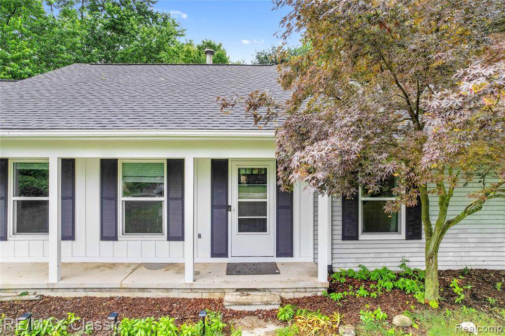 Novi, MI 48375,24723 Glenda Street