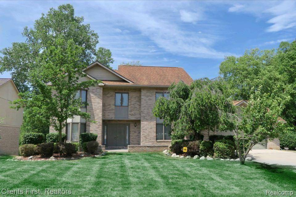 West Bloomfield Twp, MI 48322,7233 OAKWOOD Drive