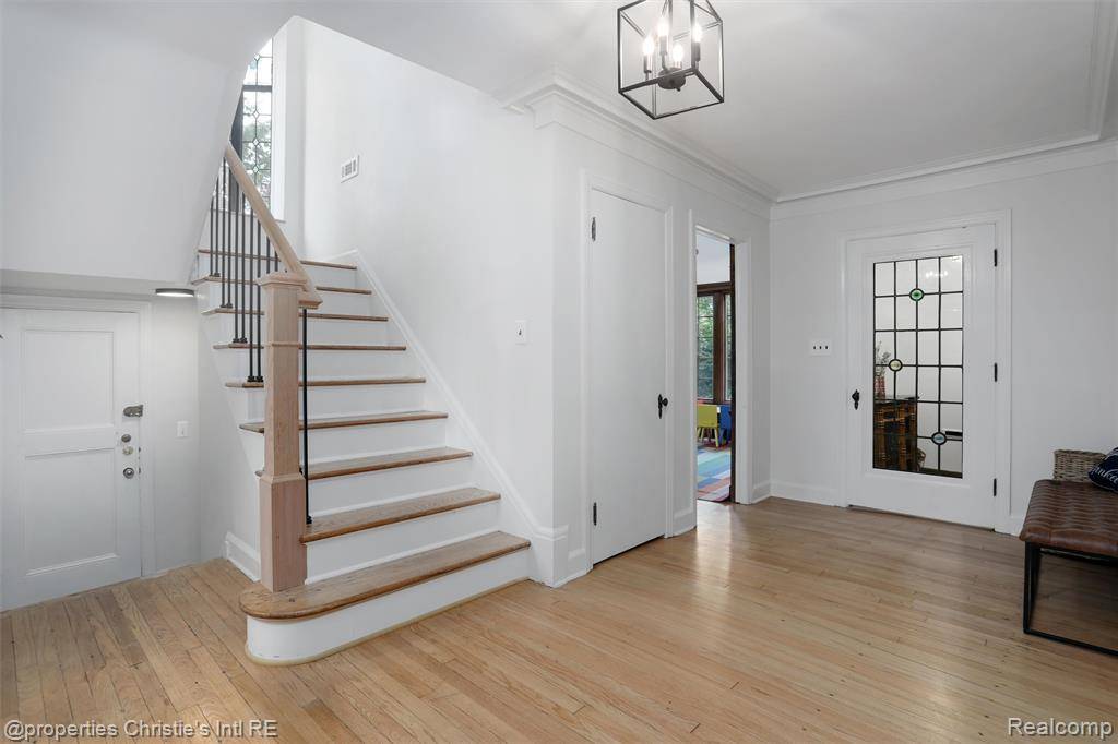 Grosse Pointe Park, MI 48230,753 Grand Marais Street