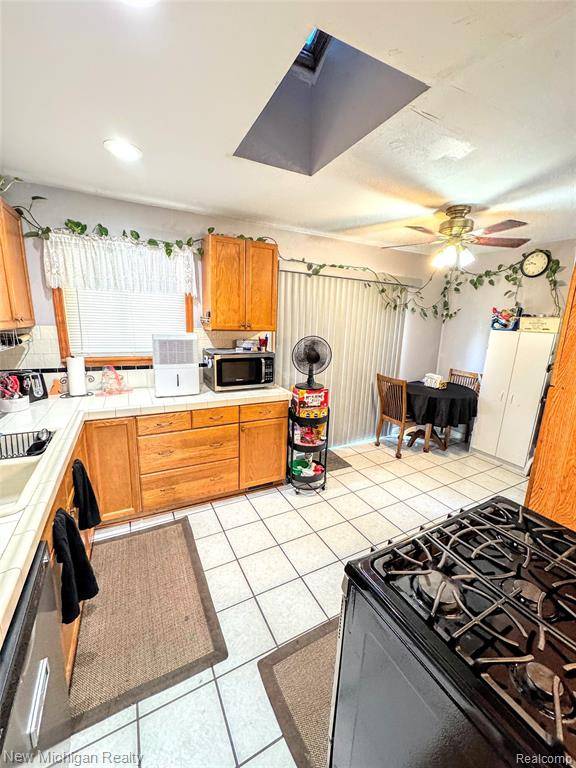 Farmington Hills, MI 48336,21845 Inkster Road