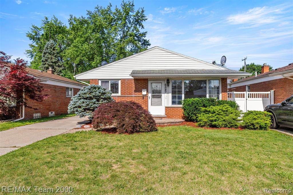 Dearborn Heights, MI 48127,6547 Colonial Street