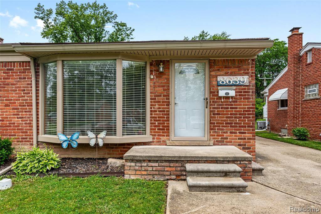 Westland, MI 48185,8639 Alper Street