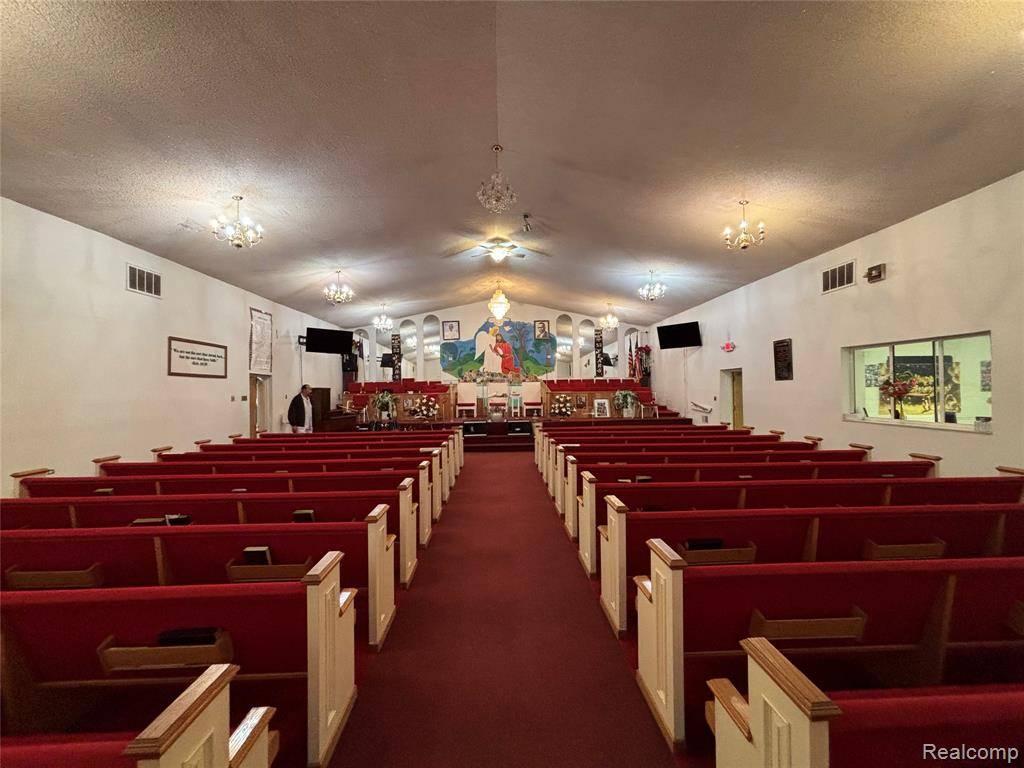 Detroit, MI 48227,15100 Fenkell Street