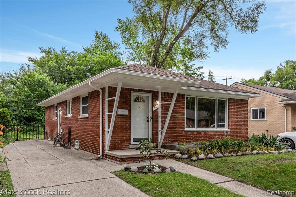 Pleasant Ridge, MI 48069,71 Maplefield Road