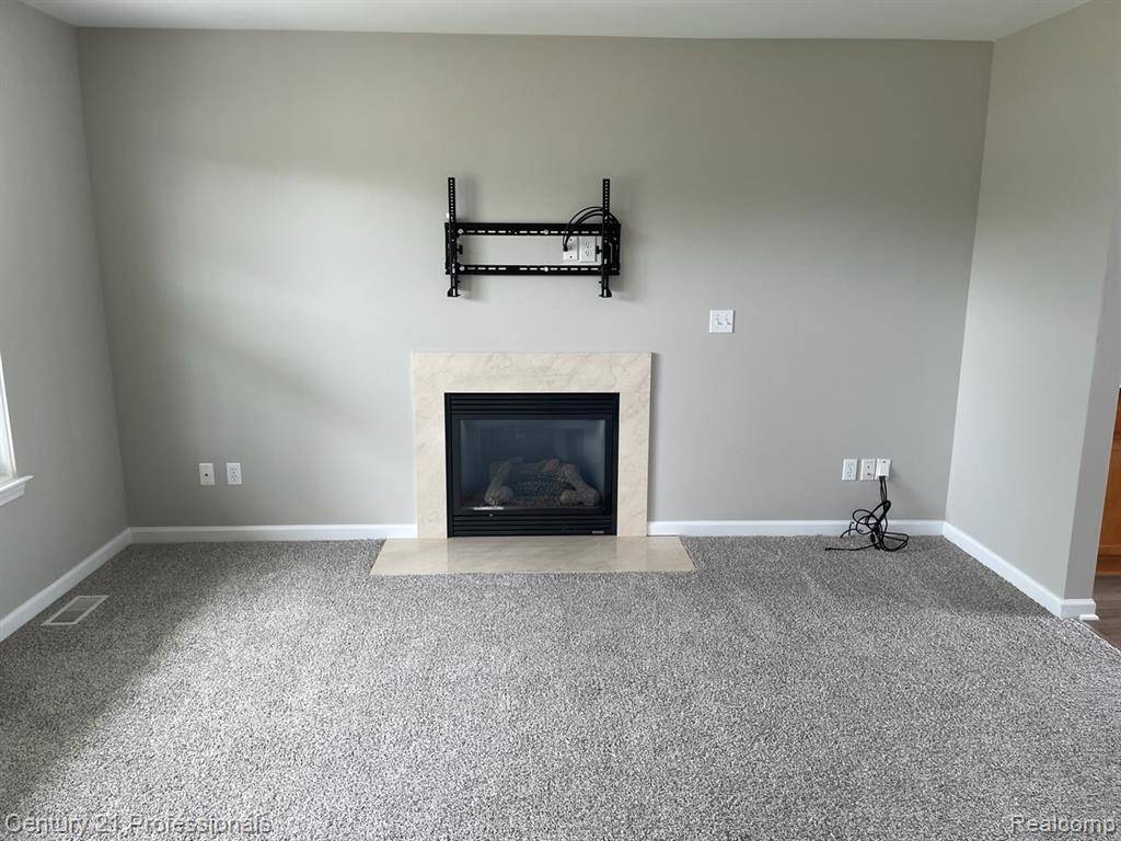 Fowlerville Vlg, MI 48836,8090 Majestic Boulevard