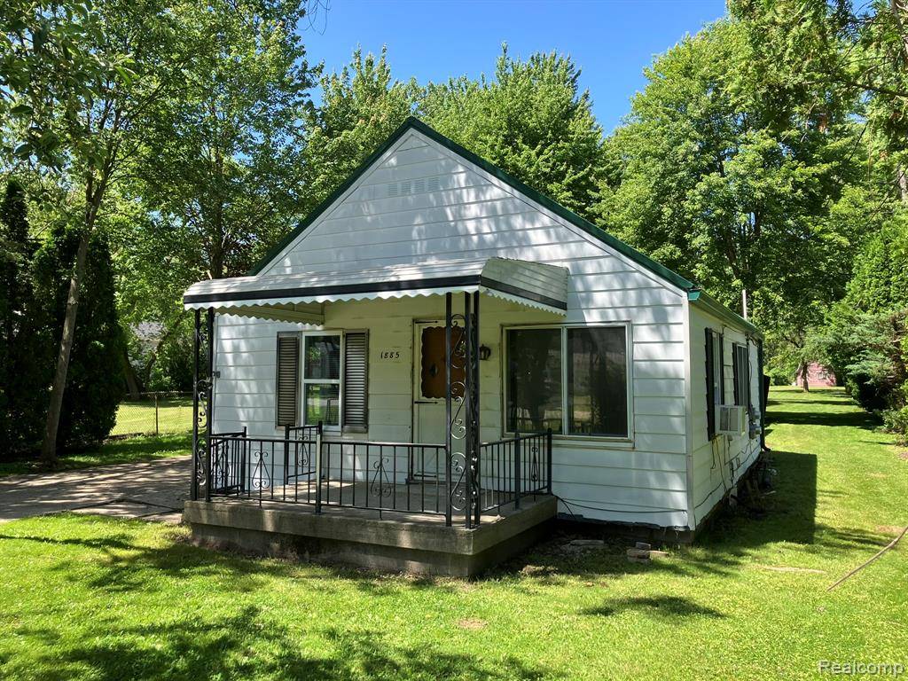 Kimball Twp, MI 48074,1885 Maple Road