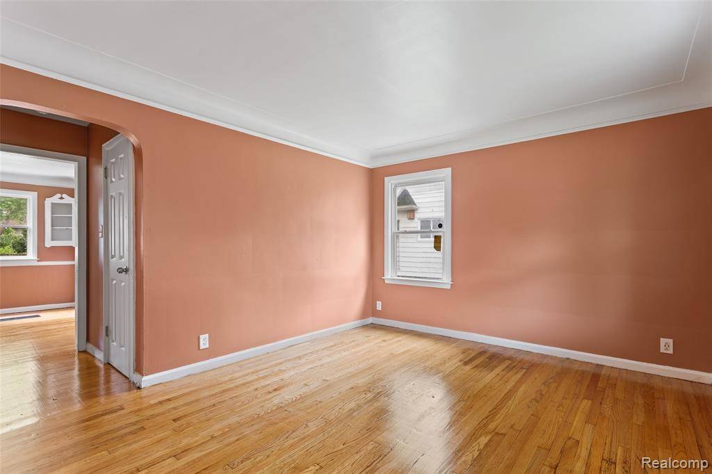 Detroit, MI 48219,16746 Bramell Street