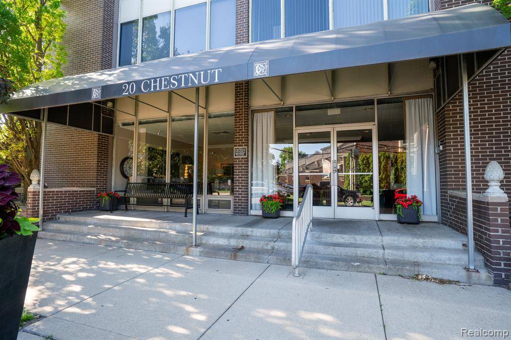Wyandotte, MI 48192,20 Chestnut Street 302