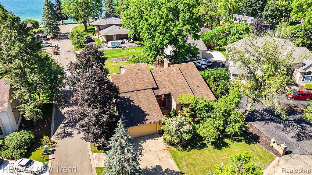 West Bloomfield Twp, MI 48324,3234 Pine Lake Road