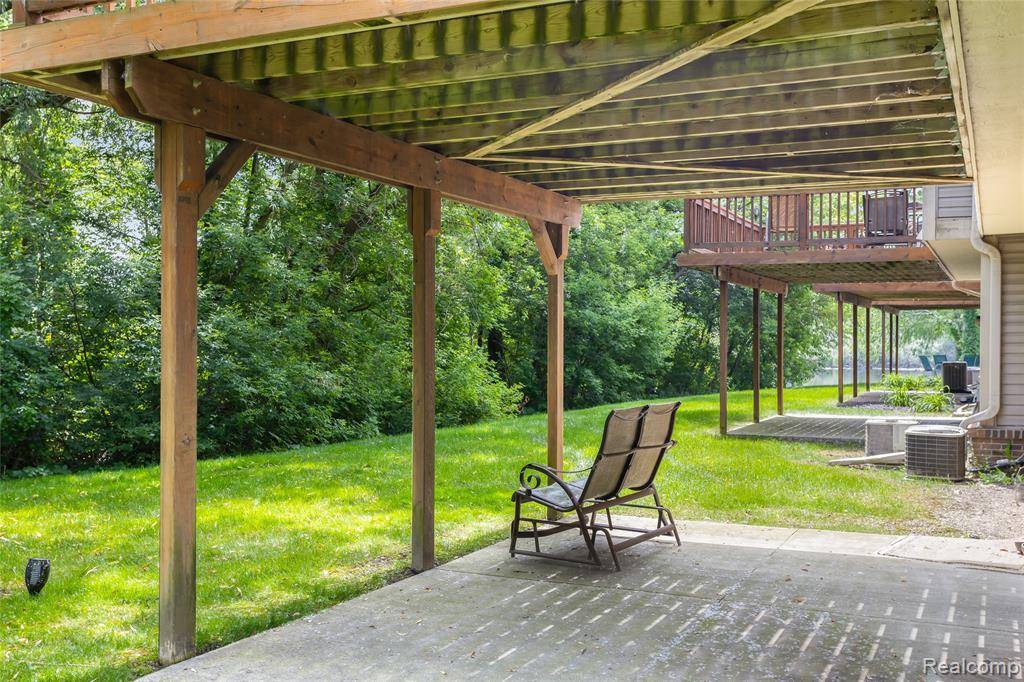 White Lake Twp, MI 48386,977 Sloane Court