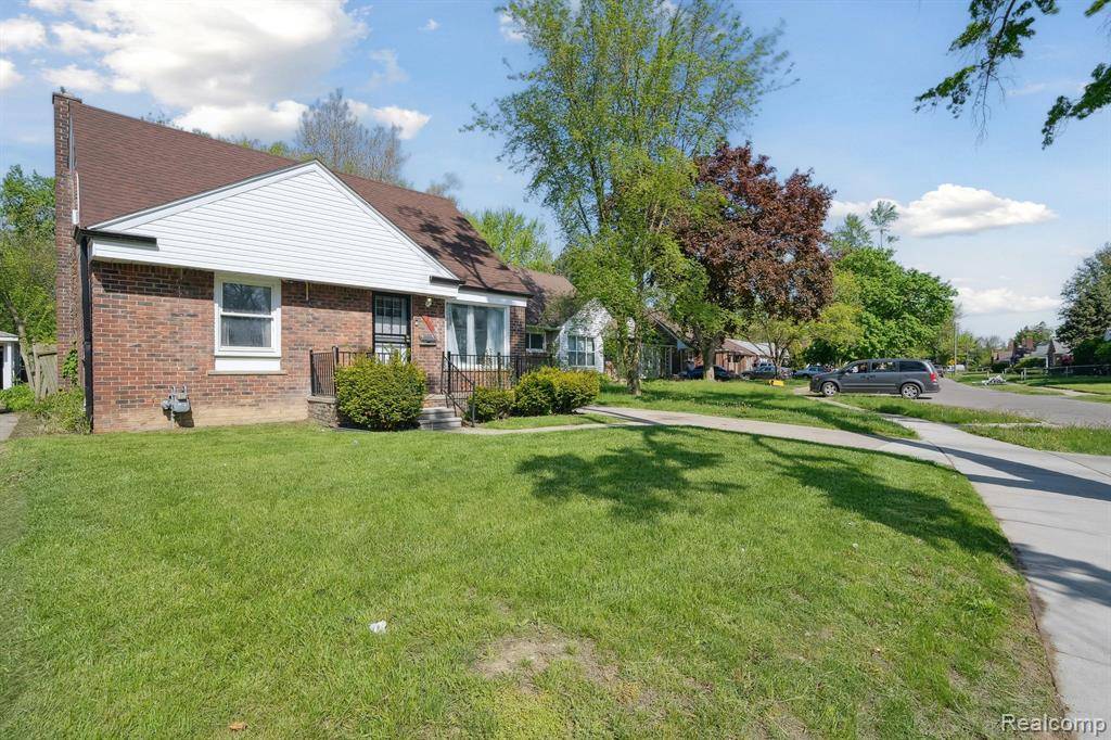 Detroit, MI 48219,18625 Codding Street