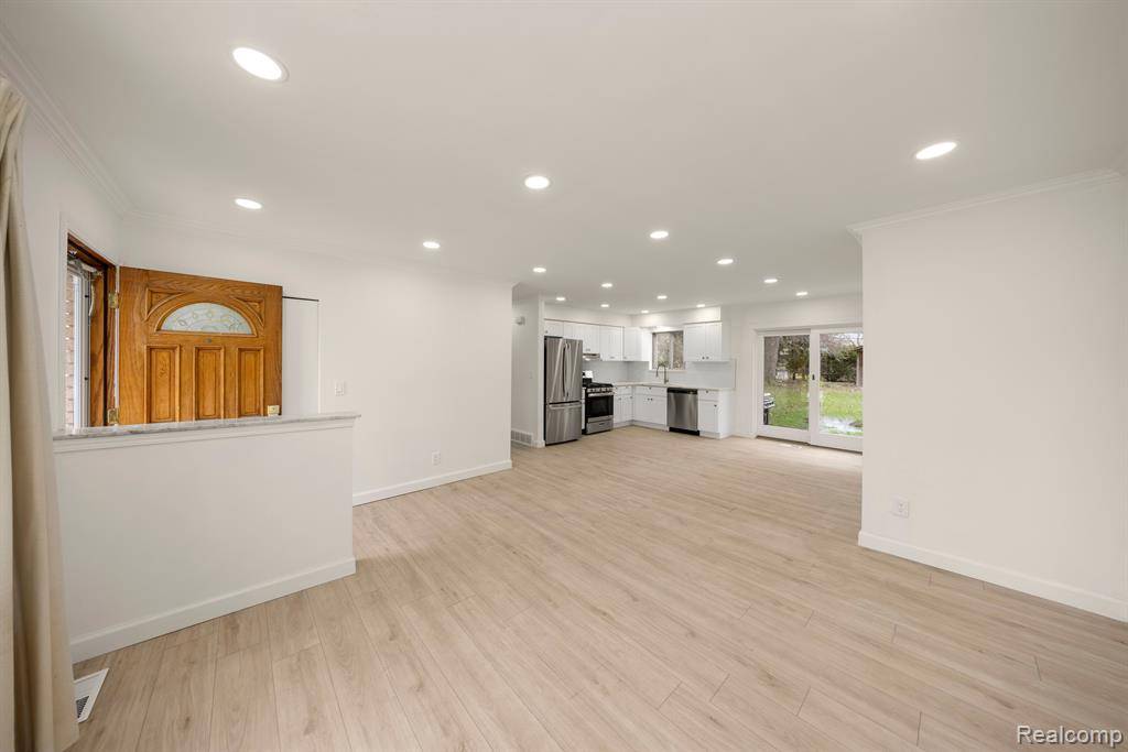 St. Clair Shores, MI 48081,22323 GORDON Road