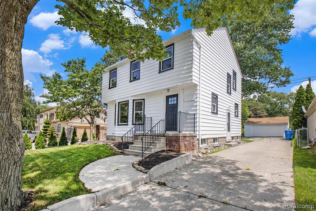 Dearborn Heights, MI 48127,1812 Kinmore Street