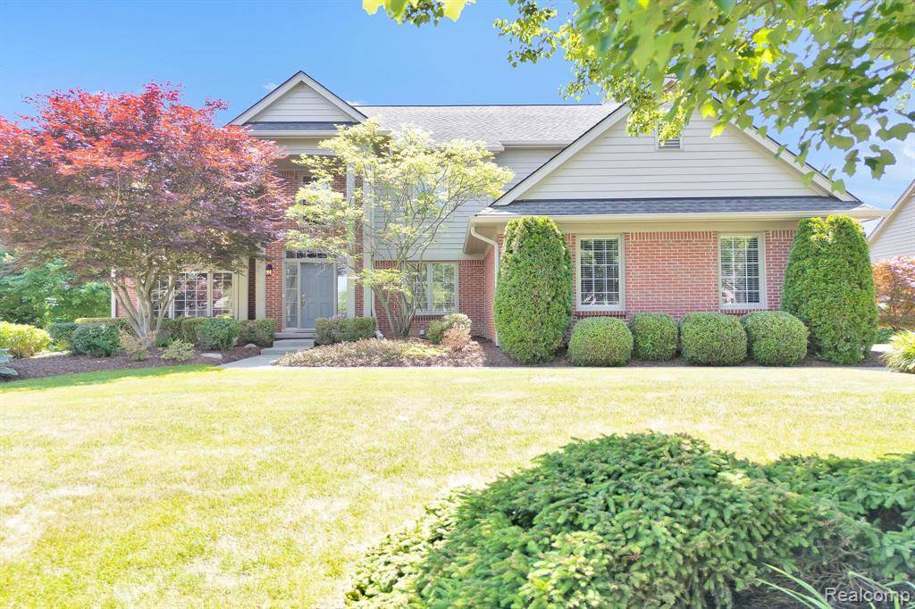 South Lyon, MI 48178,23397 Spy Glass Hill N