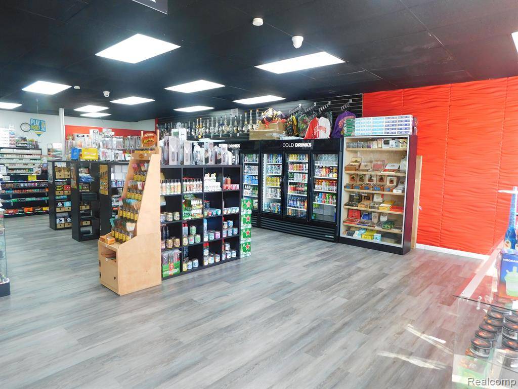 Clinton Twp, MI 48035,16865 PENROD
