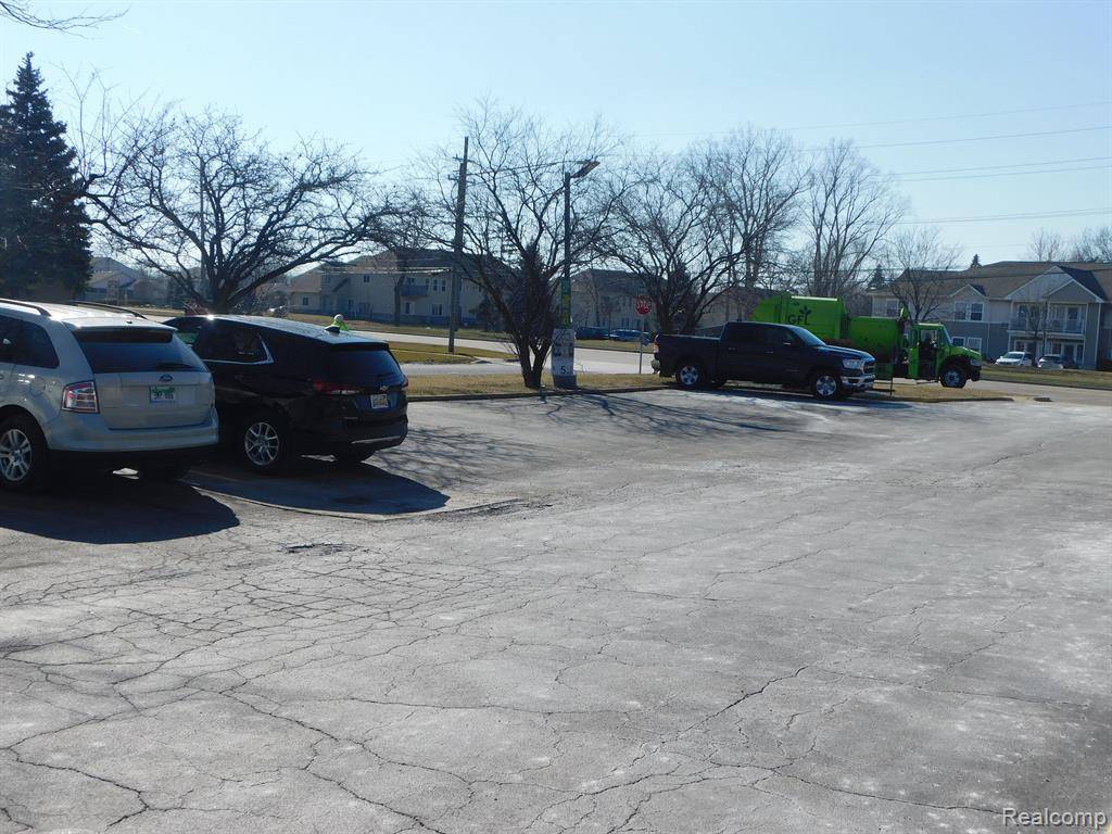 Clinton Twp, MI 48035,16865 PENROD