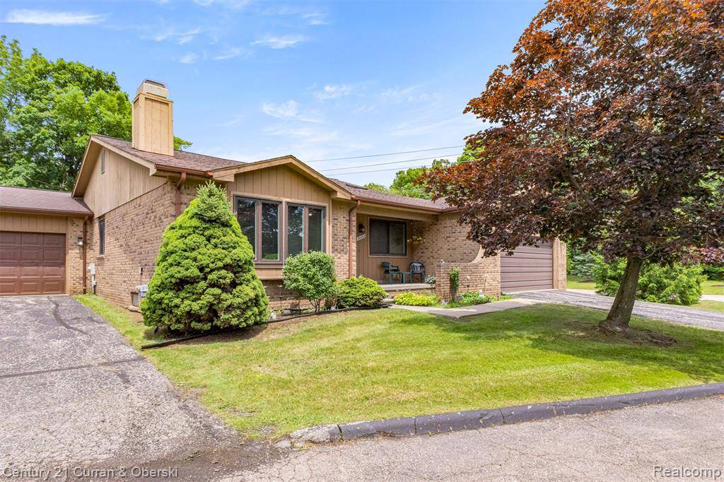 Farmington Hills, MI 48336,31450 Orchard Brook Court 8