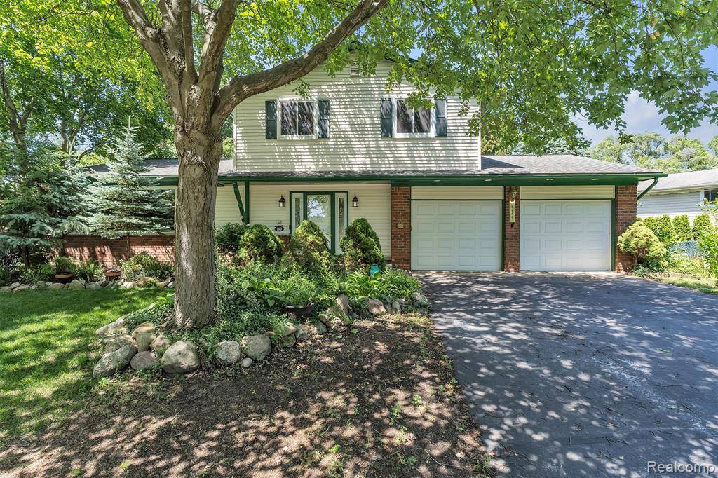 Commerce Twp, MI 48382,1840 Glen Iris Drive