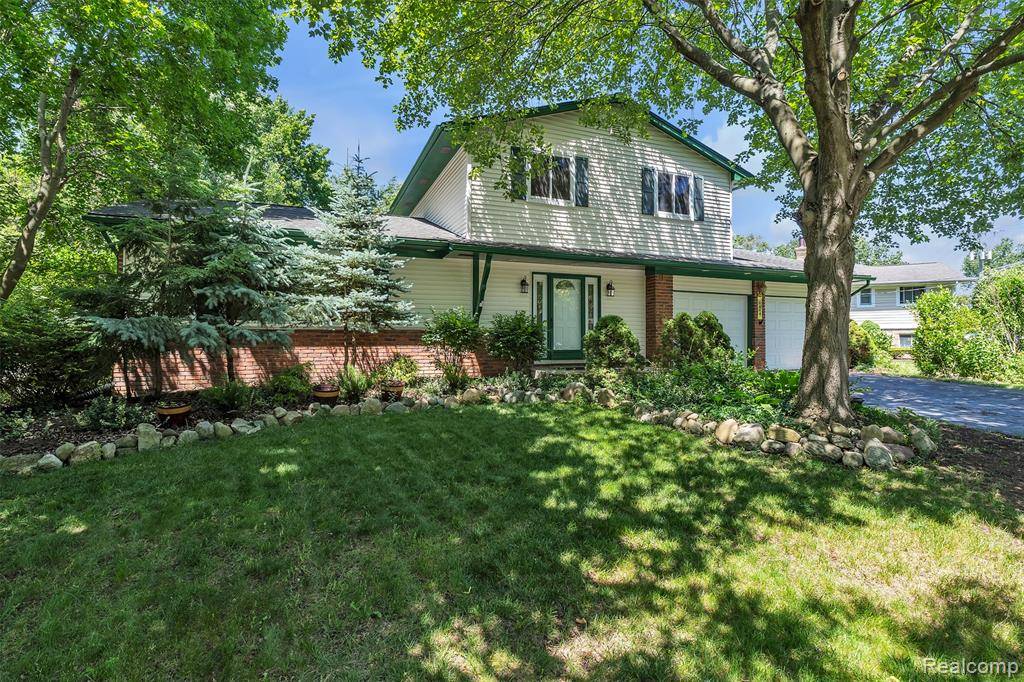 Commerce Twp, MI 48382,1840 Glen Iris Drive