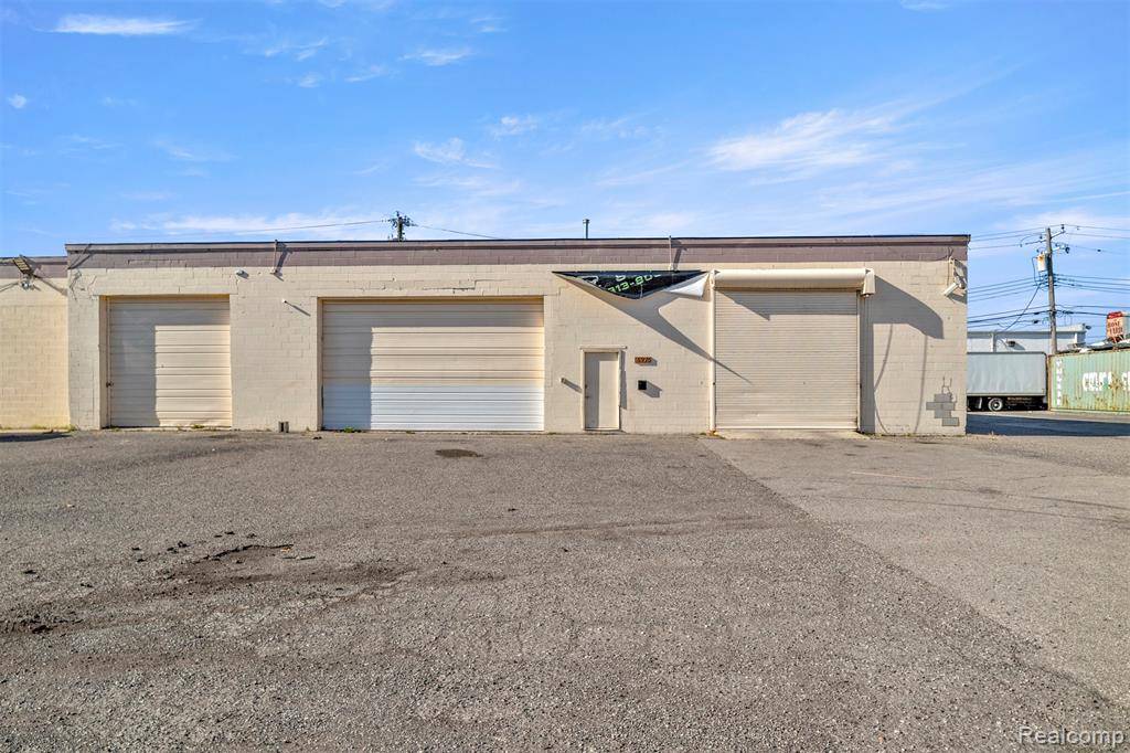 Dearborn Heights, MI 48127,6975 N WAVERLY Street