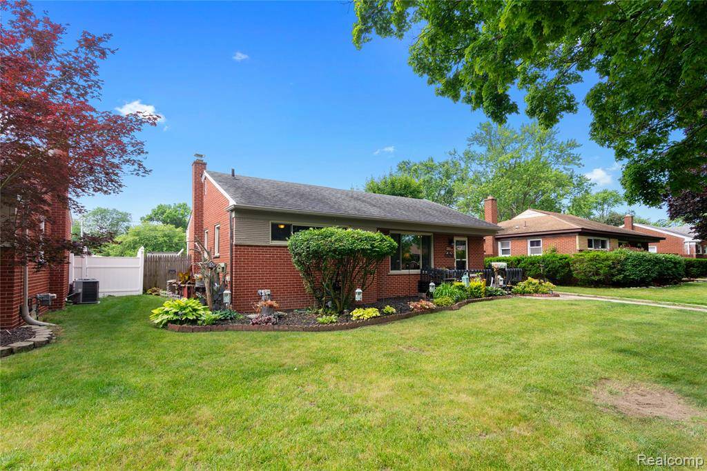 Livonia, MI 48150,28839 Westfield Street