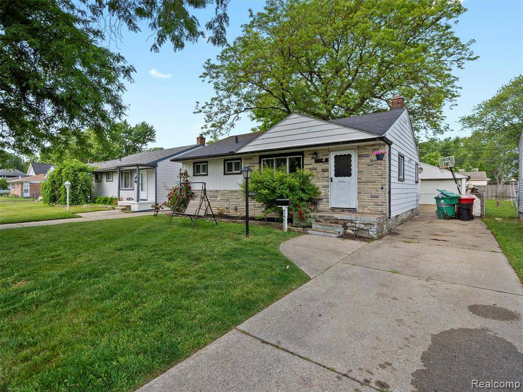Eastpointe, MI 48021,24625 Hayes Avenue