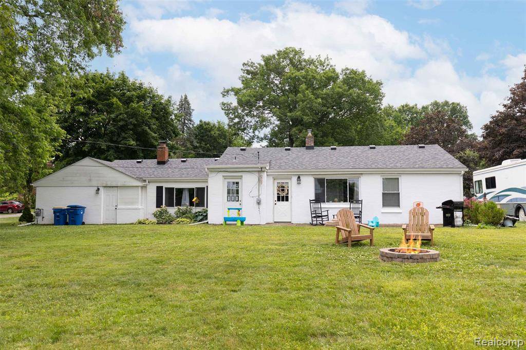 Waterford Twp, MI 48329,3976 Saginaw Trail