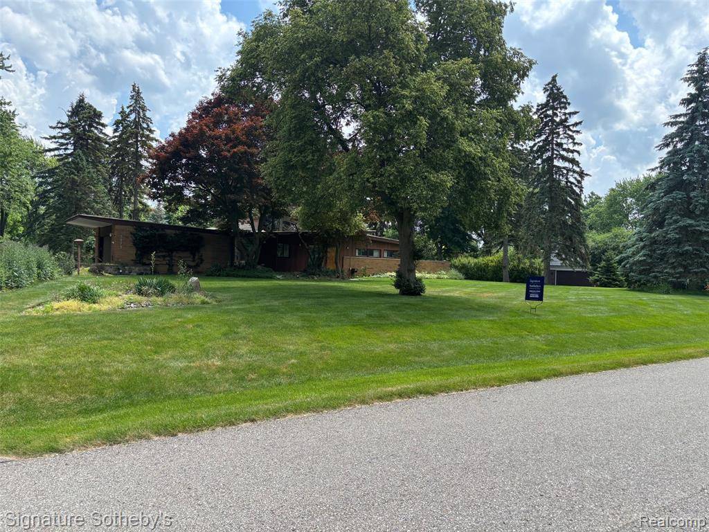 West Bloomfield Twp, MI 48322,3975 Stonecrest Road