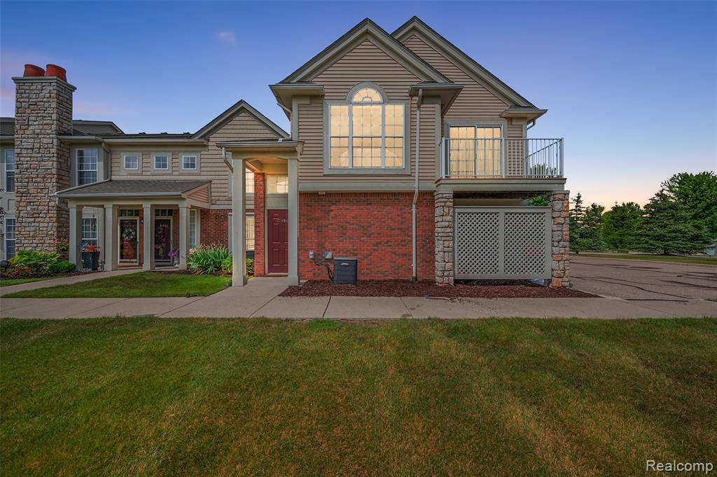 Macomb Twp, MI 48042,21958 Hartford Way