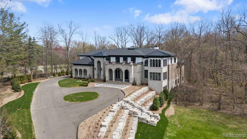 Bloomfield Hills, MI 48304,559 Barrington Park