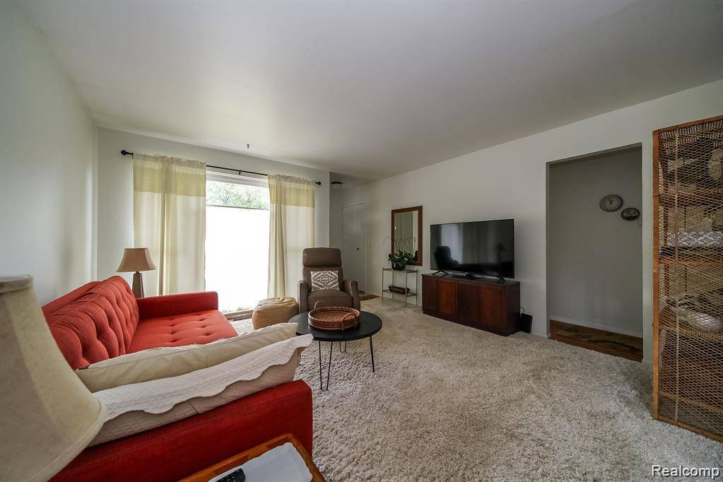 Madison Heights, MI 48071,26298 Tawas Street