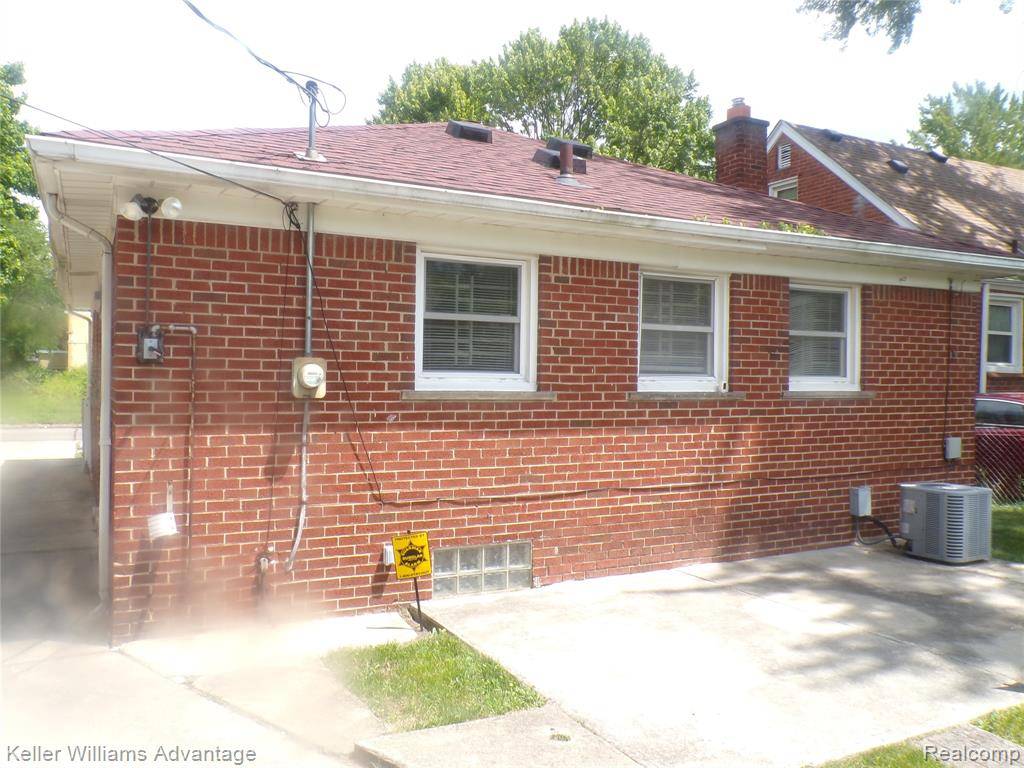 Detroit, MI 48223,12915 W Parkway Street