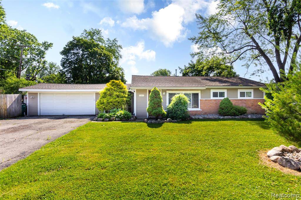 Waterford Twp, MI 48328,260 Lorberta Lane