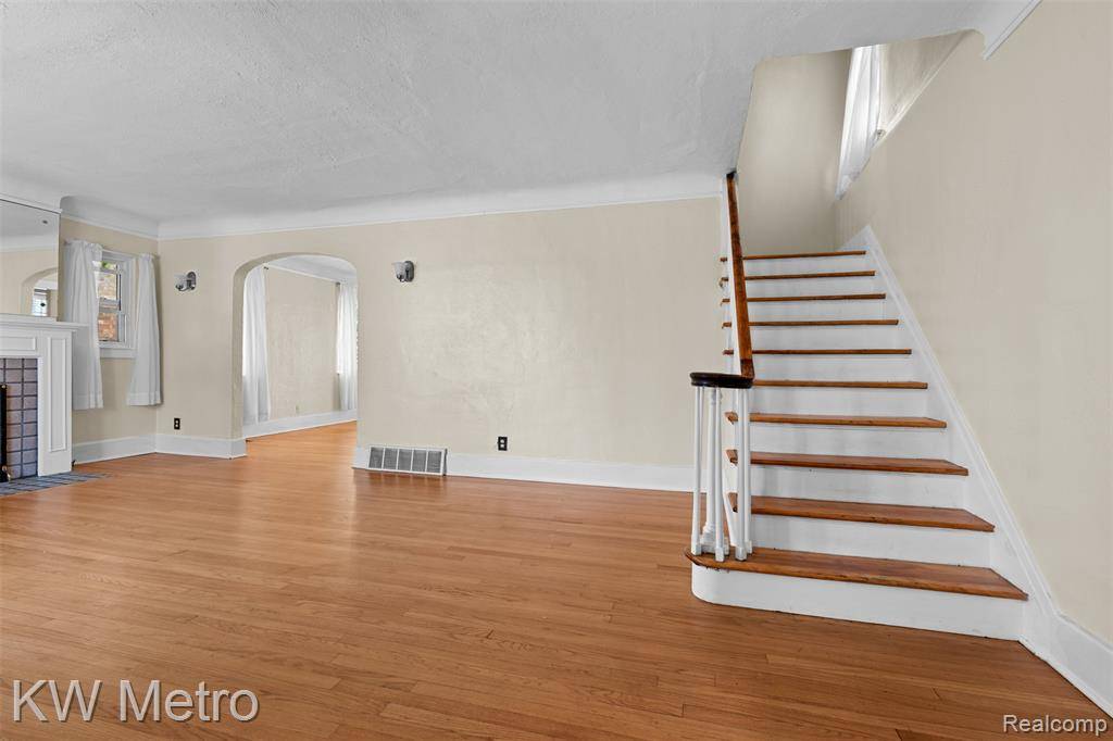Detroit, MI 48221,16831 Lawton Street