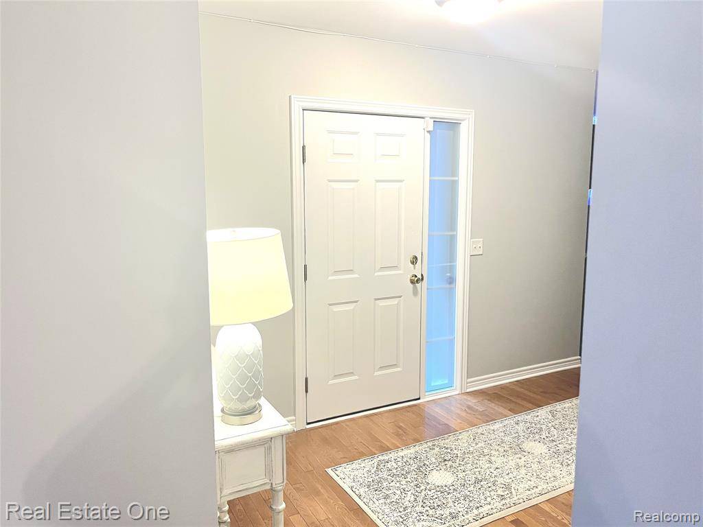 Canton Twp, MI 48188,293 S Village Way