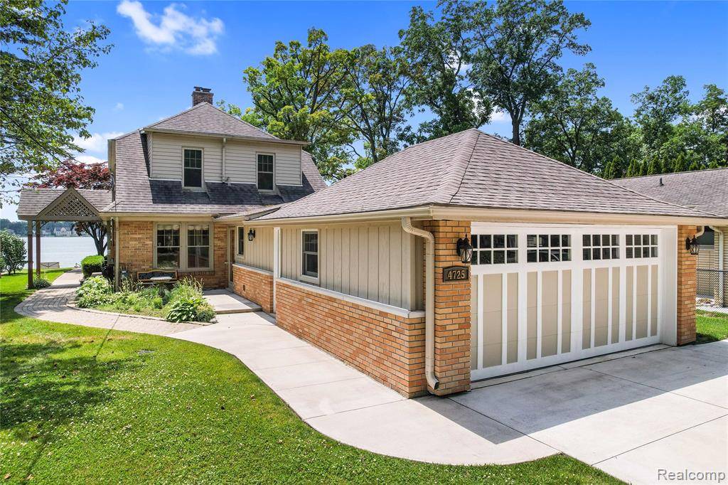Waterford Twp, MI 48328,4725 Motorway Drive