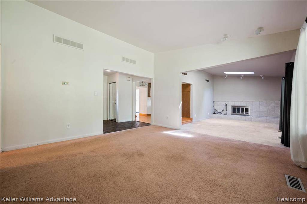 Farmington Hills, MI 48336,30839 Leelane