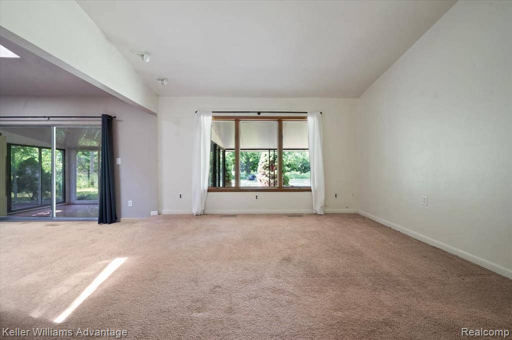Farmington Hills, MI 48336,30839 Leelane