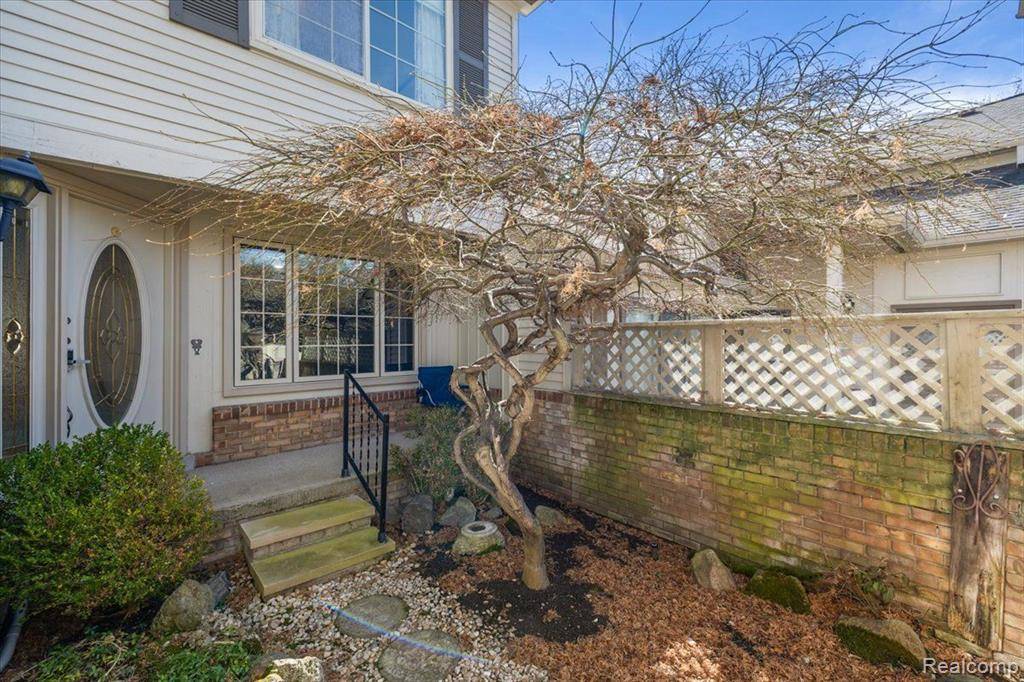 West Bloomfield Twp, MI 48322,6906 Pebblecreek Woods Drive