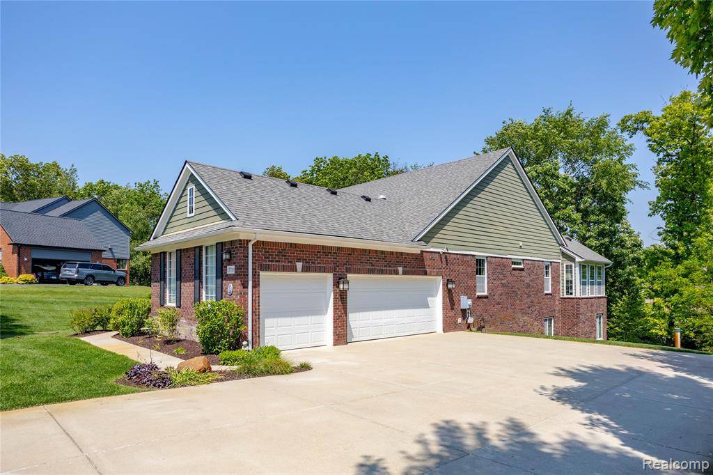 Green Oak Twp, MI 48178,13718 Forest Ridge Circle