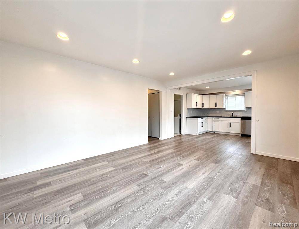 Oak Park, MI 48237,13231 ALBANY Street
