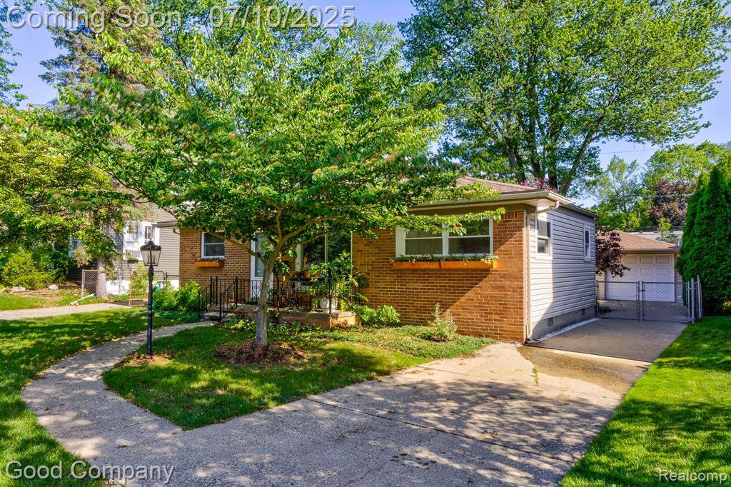 Royal Oak, MI 48073,118 W Bloomfield Avenue