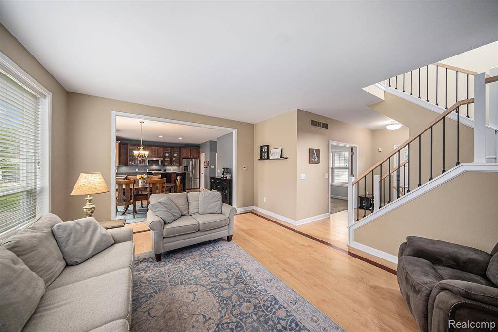 Milford Vlg, MI 48381,1171 Riverside Street