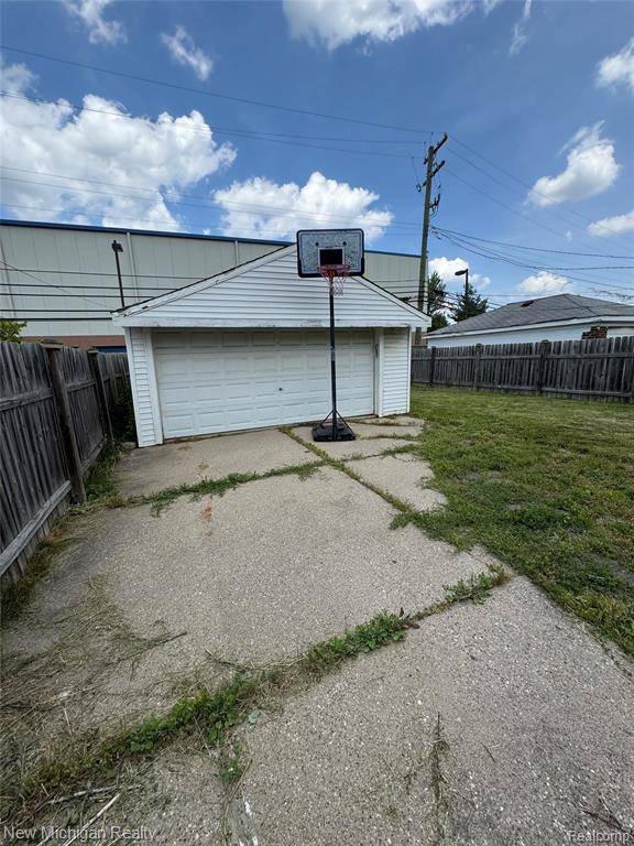 Eastpointe, MI 48021,15337 Veronica Avenue