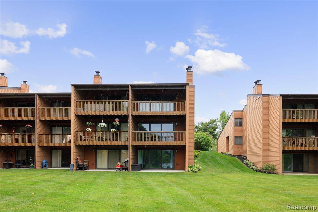 Van Buren Twp, MI 48111,48201 Bayshore Drive