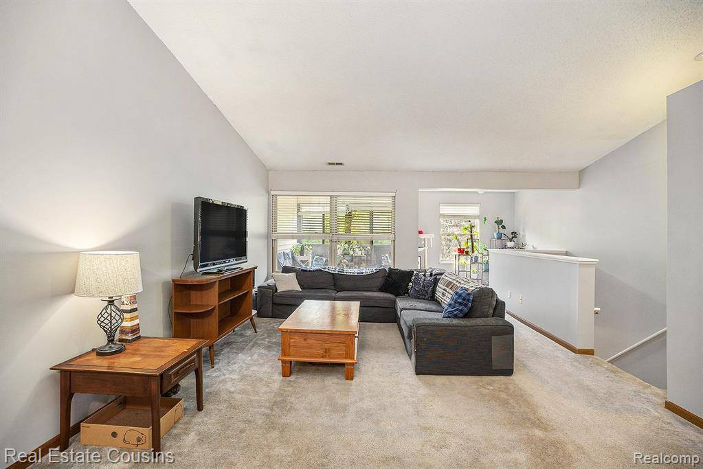 South Lyon, MI 48178,61023 Greenwood Drive